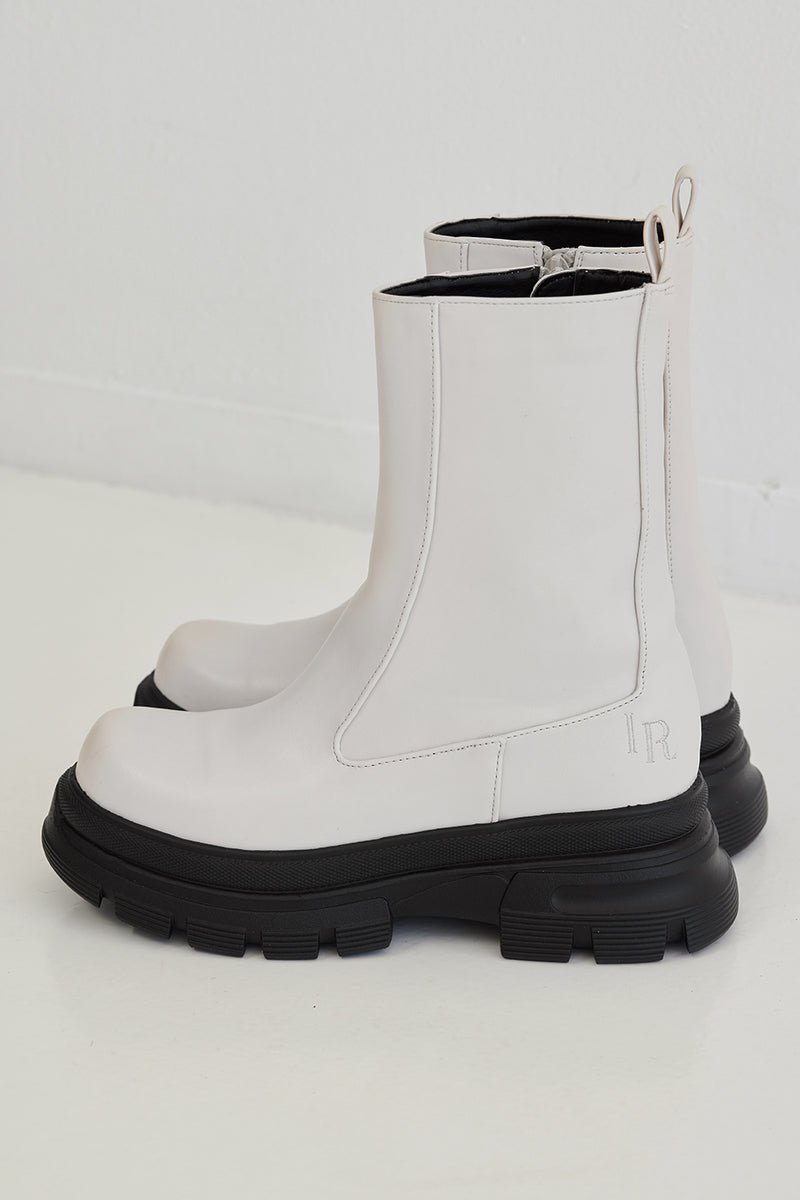 TRACK SOLE SHORT BOOTS